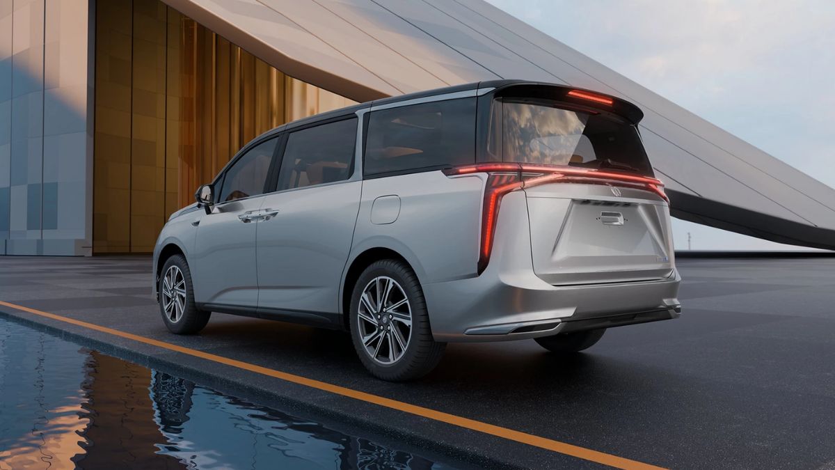 MG M9 Luxury MPV
